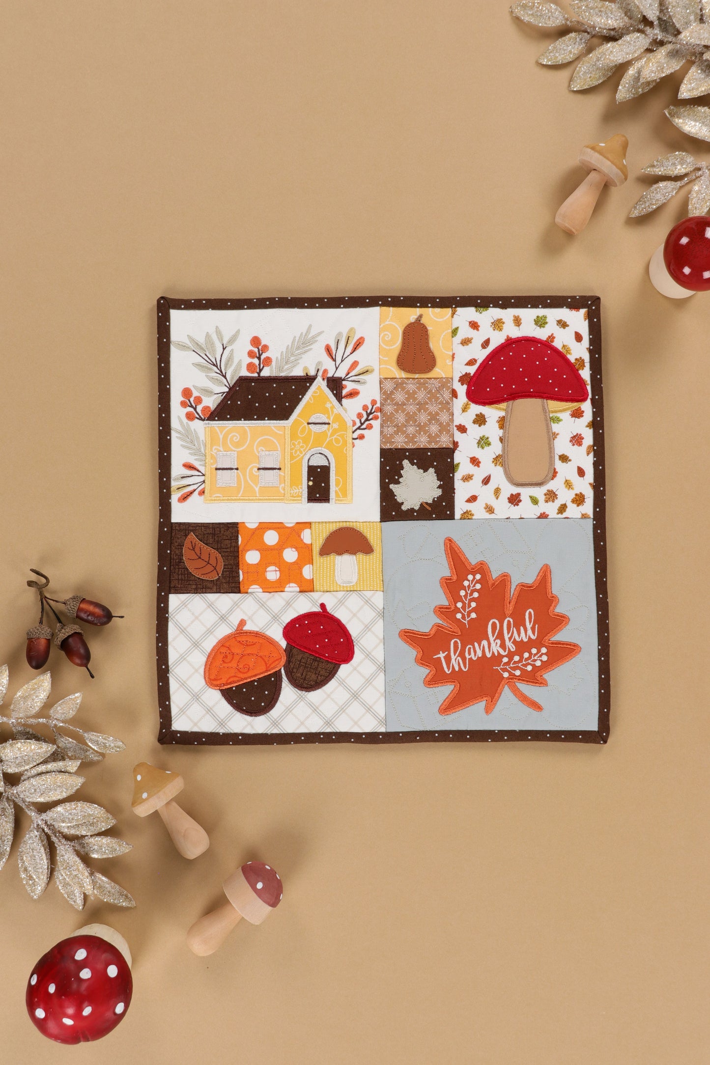 Kimberbell Mini Quilts, Vol. 2: July - December KD5136